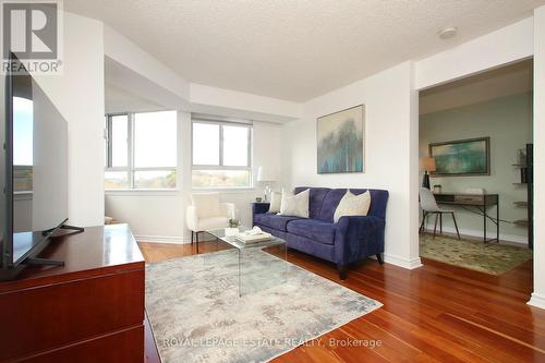 1006 - 4 Park Vista, Toronto, ON - Indoor Photo Showing Living Room