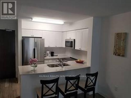 114 - 40 Via Rosedale Way, Brampton, ON - Indoor Photo Showing Kitchen With Stainless Steel Kitchen