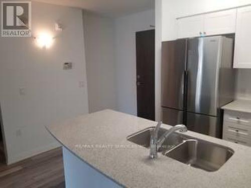 114 - 40 Via Rosedale Way, Brampton, ON - Indoor Photo Showing Kitchen With Stainless Steel Kitchen With Double Sink