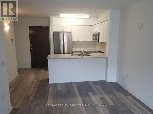 114 - 40 Via Rosedale Way, Brampton, ON - Indoor Photo Showing Kitchen