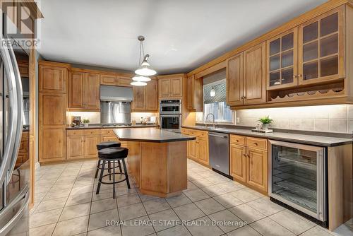 636 Greenravine Drive, Hamilton, ON - Indoor Photo Showing Kitchen