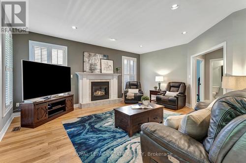 636 Greenravine Drive, Hamilton, ON - Indoor Photo Showing Living Room With Fireplace