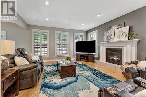 636 Greenravine Drive, Hamilton, ON - Indoor Photo Showing Living Room With Fireplace