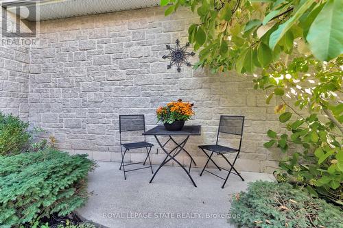 636 Greenravine Drive, Hamilton, ON - Outdoor