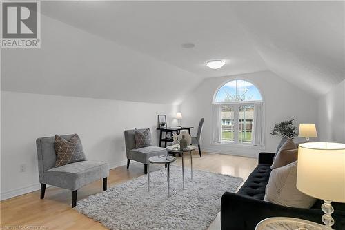 260 Forfar Street E, Fergus, ON - Indoor Photo Showing Living Room