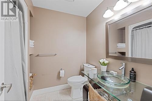 1091 Woodland, Lakeshore, ON - Indoor Photo Showing Bathroom