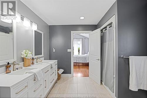 1091 Woodland, Lakeshore, ON - Indoor Photo Showing Bathroom