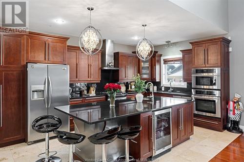 1091 Woodland, Lakeshore, ON - Indoor Photo Showing Kitchen