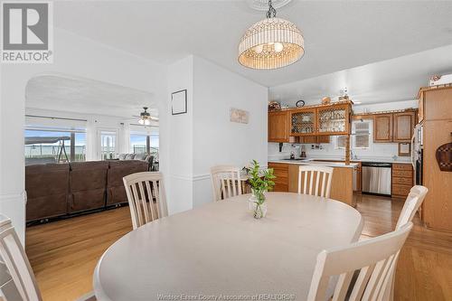 12086 Riverside Drive East, Tecumseh, ON - Indoor Photo Showing Dining Room