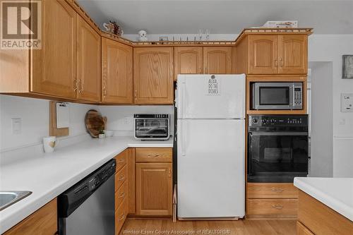 12086 Riverside Drive East, Tecumseh, ON - Indoor Photo Showing Kitchen