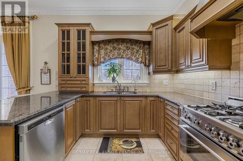 12 Orchard Drive, Mono, ON - Indoor Photo Showing Kitchen With Double Sink With Upgraded Kitchen