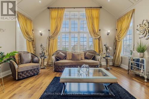 12 Orchard Drive, Mono, ON - Indoor Photo Showing Living Room