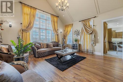 12 Orchard Drive, Mono, ON - Indoor Photo Showing Living Room