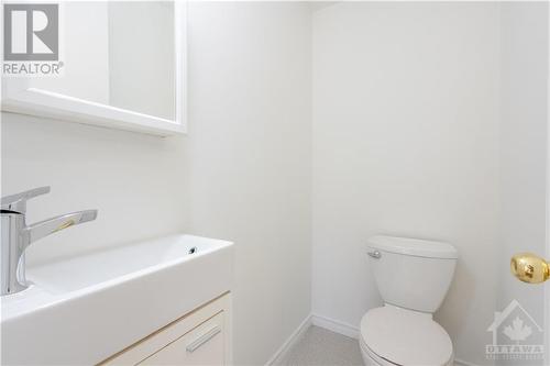 18 Foxhill Way Unit#C, Ottawa, ON - Indoor Photo Showing Bathroom