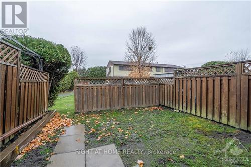 C - 18 Foxhill Way, Barrhaven (7702 - Barrhaven - Knollsbrook), ON - Outdoor