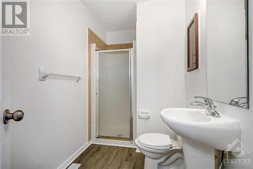 413 Sadar Private, Ottawa, ON - Indoor Photo Showing Bathroom