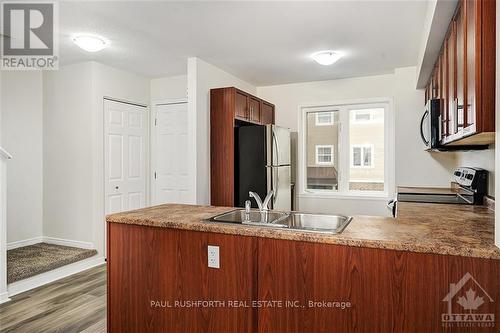 413 Sadar, Ottawa, ON - Indoor Photo Showing Kitchen With Double Sink