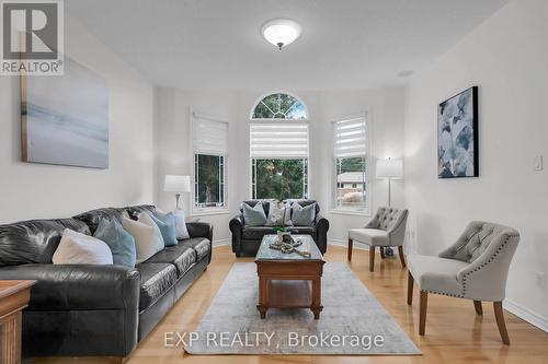 260 Forfar Street E, Centre Wellington, ON - Indoor Photo Showing Living Room