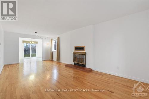 207 Park Grove Drive, Ottawa, ON - Indoor Photo Showing Other Room