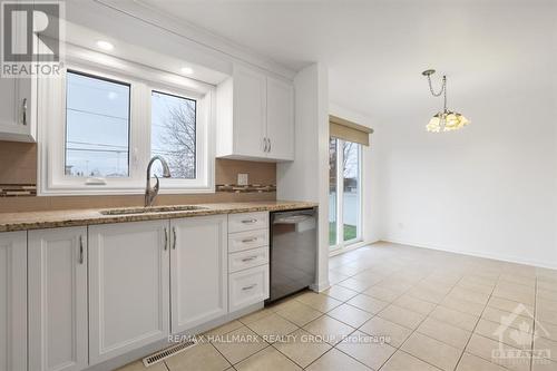 207 Park Grove Drive, Ottawa, ON - Indoor Photo Showing Kitchen