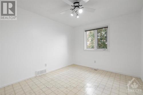 207 Park Grove Drive, Ottawa, ON - Indoor Photo Showing Other Room