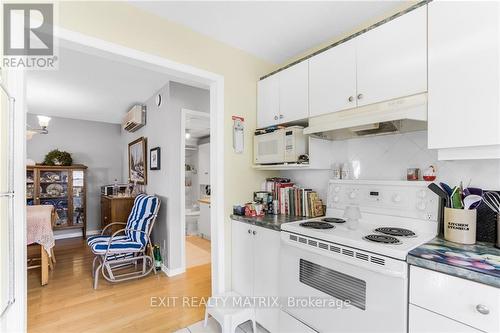 108 - 1505 Clement Street, Hawkesbury, ON - Indoor Photo Showing Kitchen