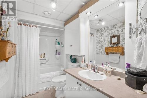 108 - 1505 Clement Street, Hawkesbury, ON - Indoor Photo Showing Bathroom