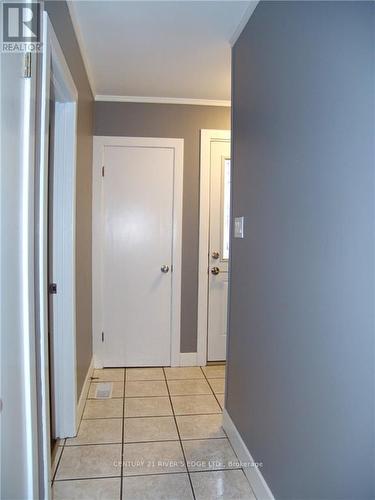 102 First Avenue, Brockville, ON - Indoor Photo Showing Other Room