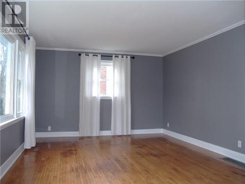 102 First Avenue, Brockville, ON - Indoor Photo Showing Other Room