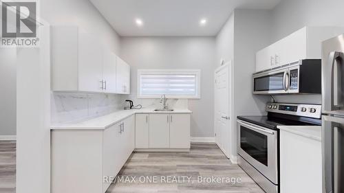 32 Durham Street W, Kawartha Lakes, ON - Indoor Photo Showing Kitchen