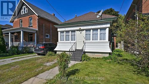 32 Durham Street W, Kawartha Lakes, ON - Outdoor With Facade