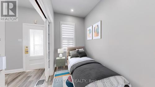 32 Durham Street W, Kawartha Lakes, ON - Indoor Photo Showing Bedroom