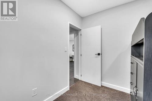 120 Vale Avenue, St. Catharines, ON - Indoor Photo Showing Other Room