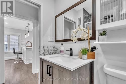 120 Vale Avenue, St. Catharines, ON - Indoor Photo Showing Bathroom