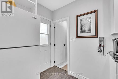 120 Vale Avenue, St. Catharines, ON - Indoor Photo Showing Other Room