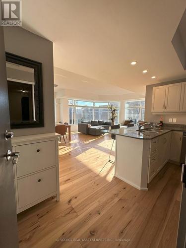 1805 - 235 Kent Street, Ottawa Centre, ON - Indoor Photo Showing Kitchen