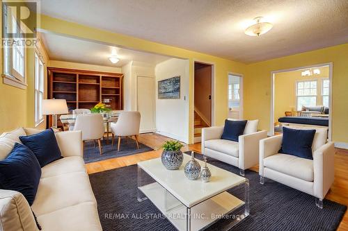 186 Angeline Street N, Kawartha Lakes (Lindsay), ON - Indoor Photo Showing Living Room