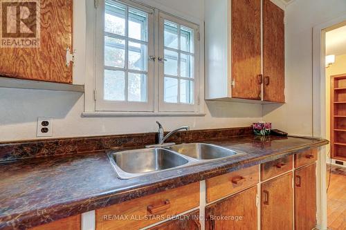 186 Angeline Street N, Kawartha Lakes (Lindsay), ON - Indoor Photo Showing Kitchen With Double Sink