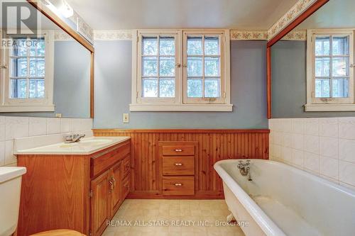 186 Angeline Street N, Kawartha Lakes (Lindsay), ON - Indoor Photo Showing Bathroom