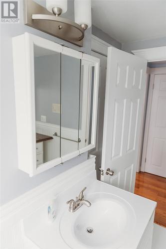 55 Byrd Avenue, Gander, NL - Indoor Photo Showing Bathroom