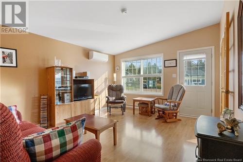 22 Jessica, Dieppe, NB - Indoor Photo Showing Living Room