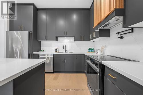 99 Hillcrest Road, Port Colborne, ON - Indoor Photo Showing Kitchen With Upgraded Kitchen