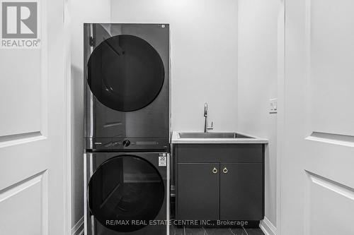 99 Hillcrest Road, Port Colborne, ON - Indoor Photo Showing Laundry Room