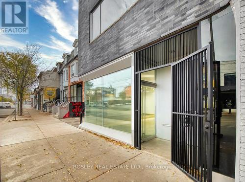 899 Dundas Street W, Toronto, ON 