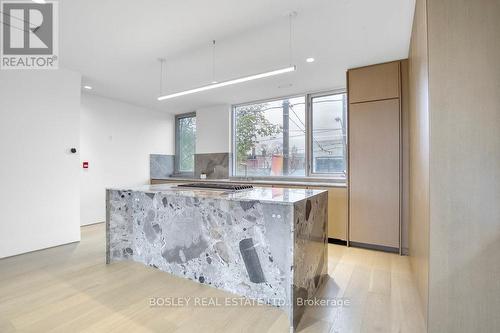 899 Dundas Street W, Toronto, ON 