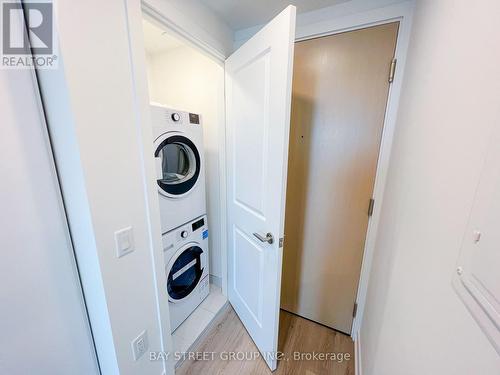 4408 - 395 Bloor St East, Toronto, ON - Indoor Photo Showing Laundry Room