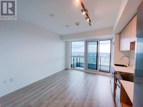 4408 - 395 Bloor St East, Toronto, ON - Indoor Photo Showing Kitchen