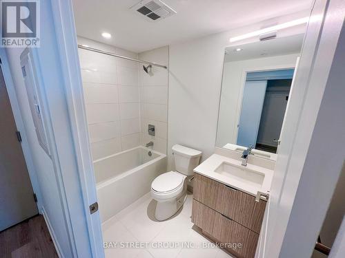 4408 - 395 Bloor St East, Toronto, ON - Indoor Photo Showing Bathroom