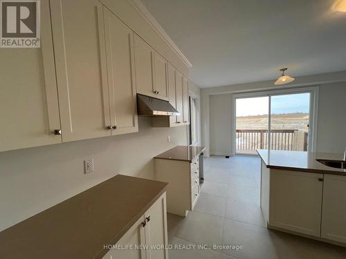 42 Faimira Avenue, Georgina, ON - Indoor Photo Showing Kitchen