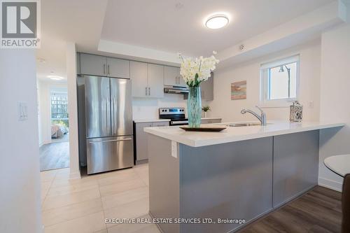 14 - 195 Veterans Drive, Brampton, ON - Indoor Photo Showing Kitchen With Stainless Steel Kitchen With Upgraded Kitchen